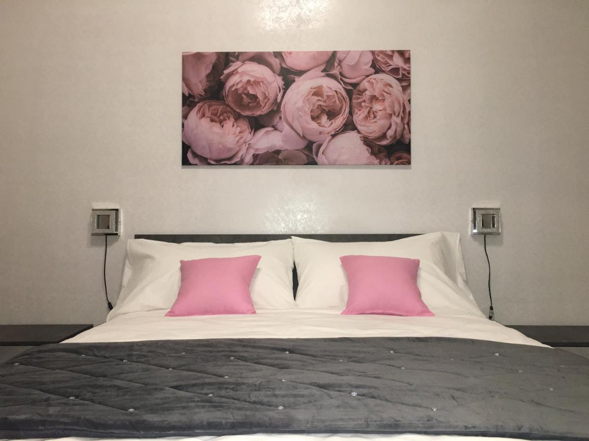 Bed & Breakfast La Rosa โรม ภายนอก รูปภาพ
